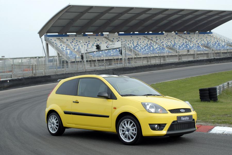  Ford Fiesta Zetec S 2006 года  (фото 8 из 9)